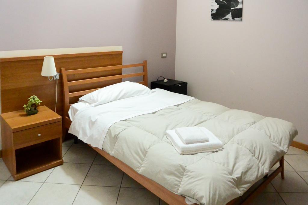 Albergo Meuble Abatjour Мантуя Экстерьер фото