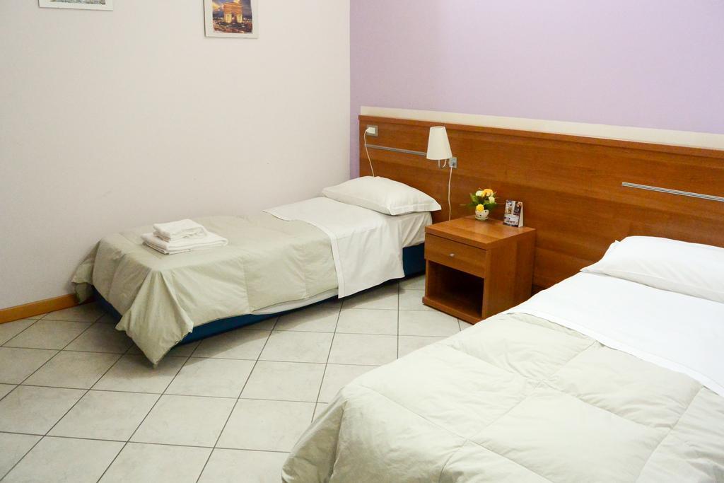Albergo Meuble Abatjour Мантуя Экстерьер фото