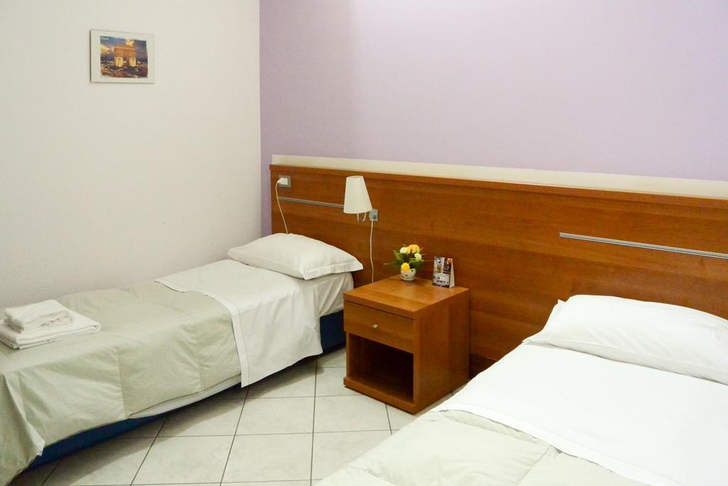 Albergo Meuble Abatjour Мантуя Экстерьер фото