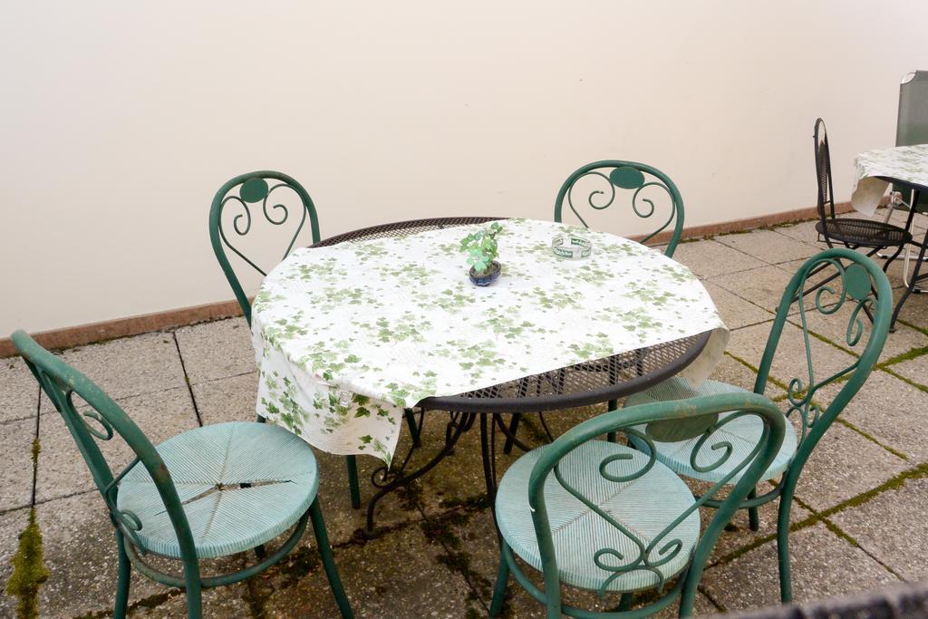 Albergo Meuble Abatjour Мантуя Экстерьер фото