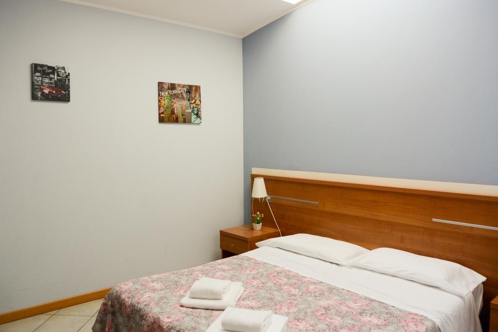 Albergo Meuble Abatjour Мантуя Экстерьер фото