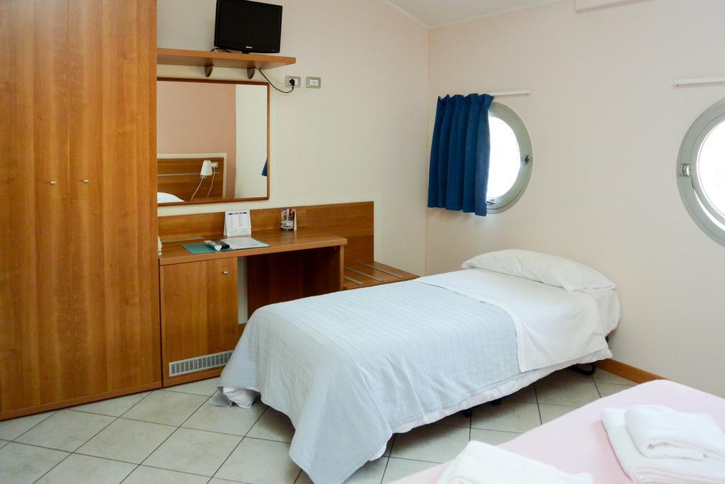 Albergo Meuble Abatjour Мантуя Экстерьер фото