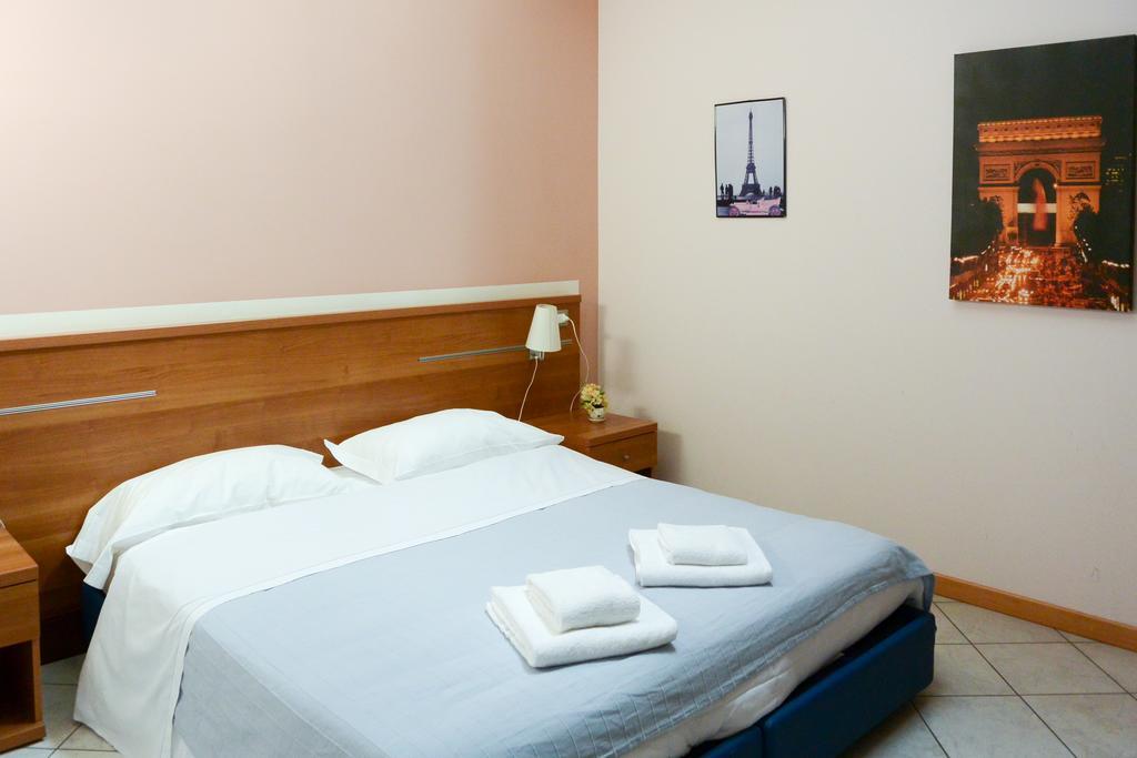 Albergo Meuble Abatjour Мантуя Экстерьер фото